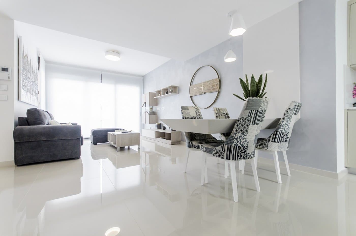 Villa de 4 dormitorios en San Miguel de Salinas – imagen 2