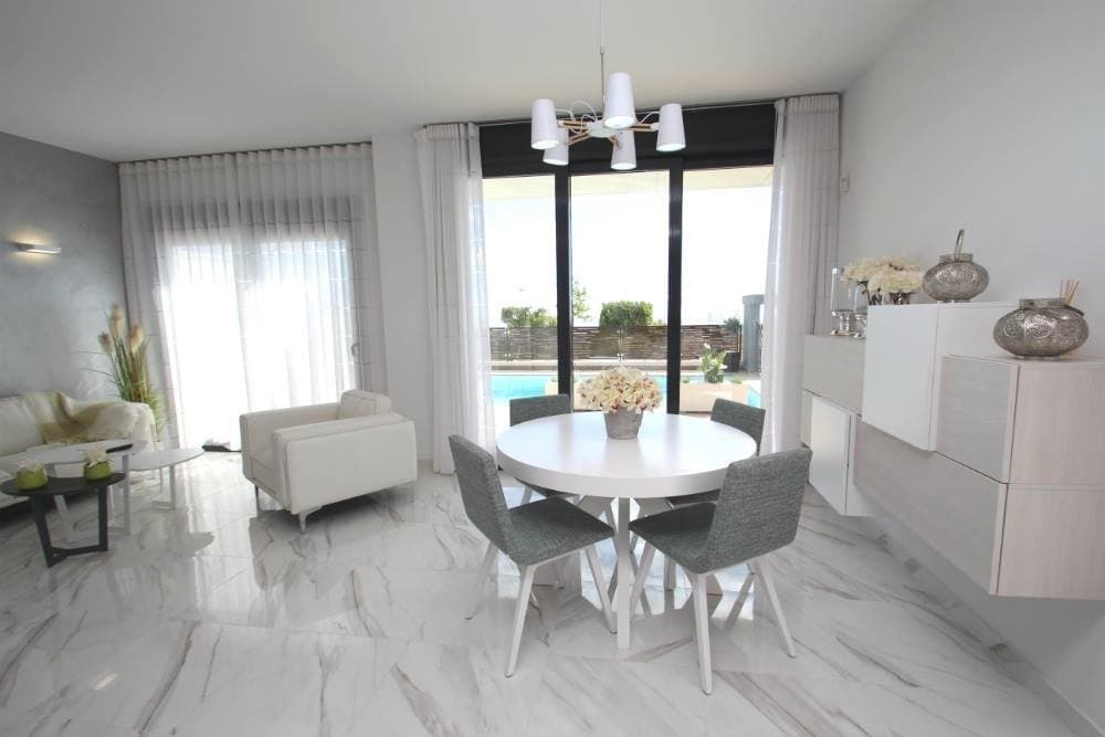 Villa de 3 dormitorios en San Miguel de Salinas – imagen 3