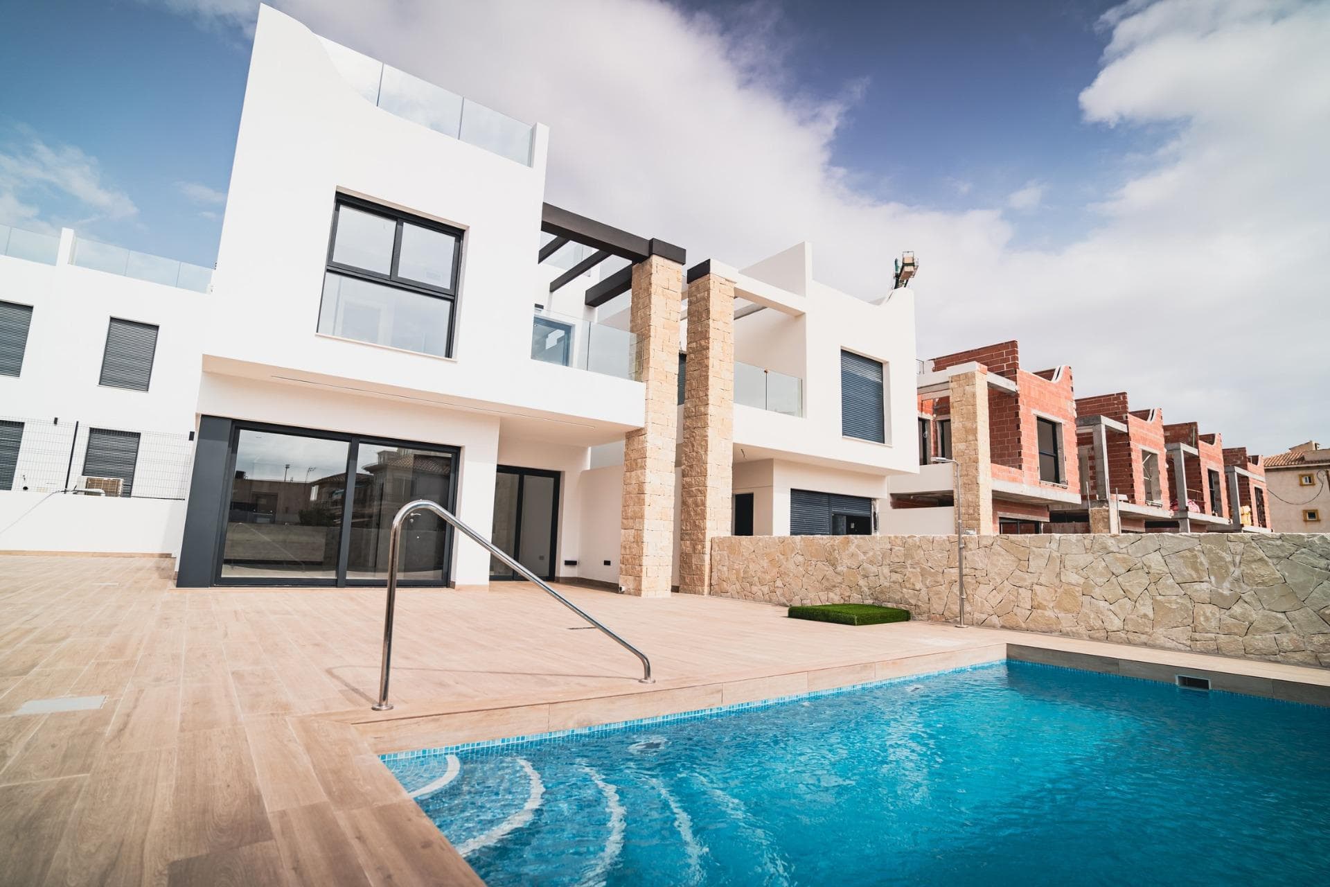 Villa de 4 dormitorios en Orihuela Costa – imagen 2