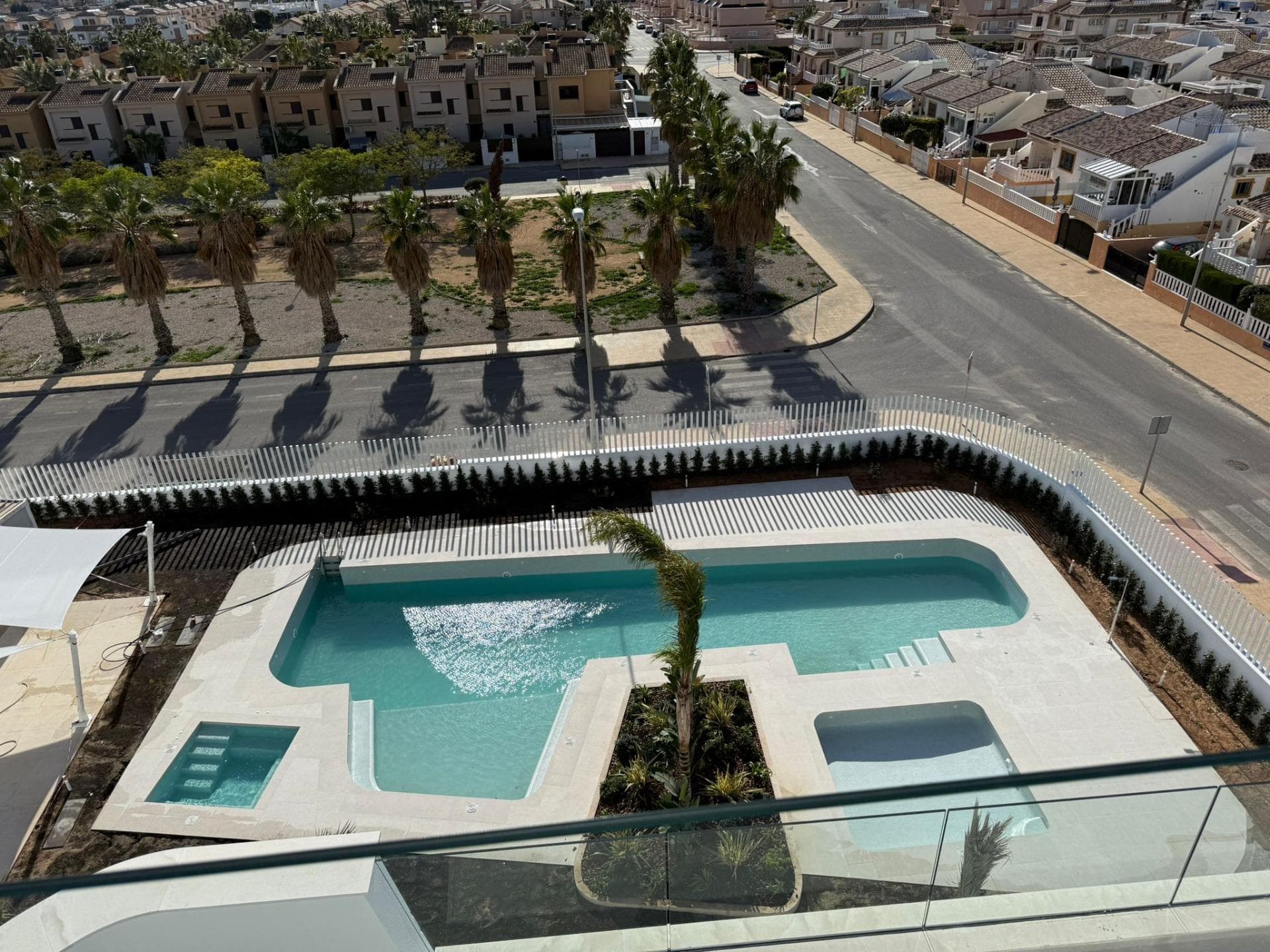 Apartamento de 2 dormitorios en Orihuela Costa – imagen 4