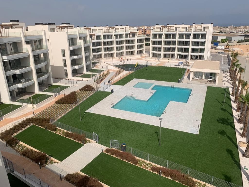 Ático de 2 dormitorios en Orihuela Costa
