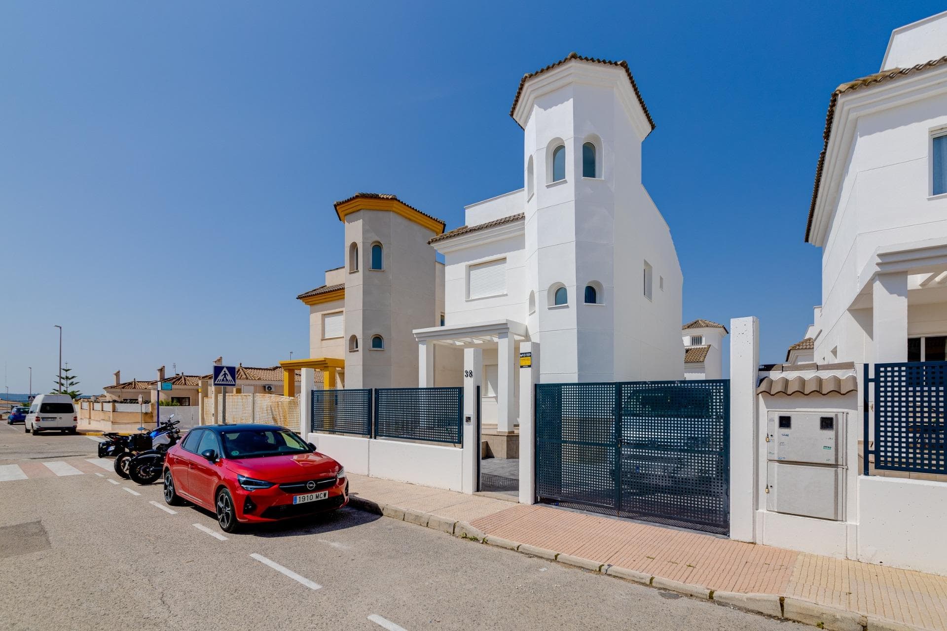 Chalet pareado de 2 dormitorios en Costa Blanca Sør – imagen 2