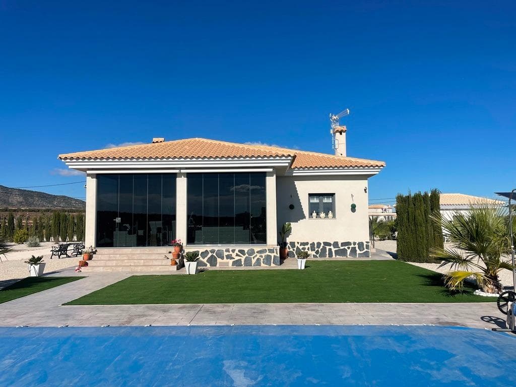 Villa de 3 dormitorios en Pinoso