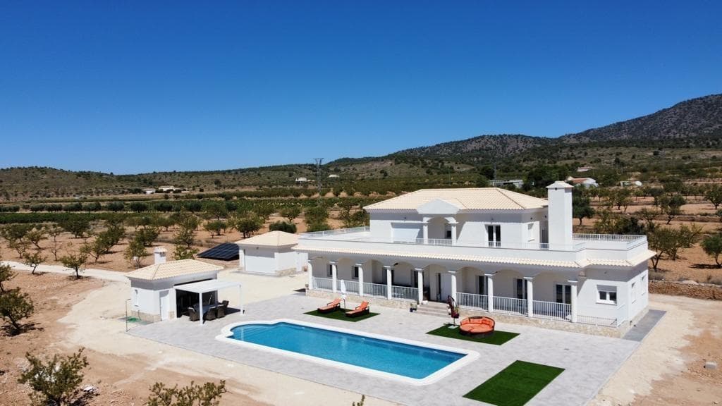 Villa de 6 dormitorios en Pinoso
