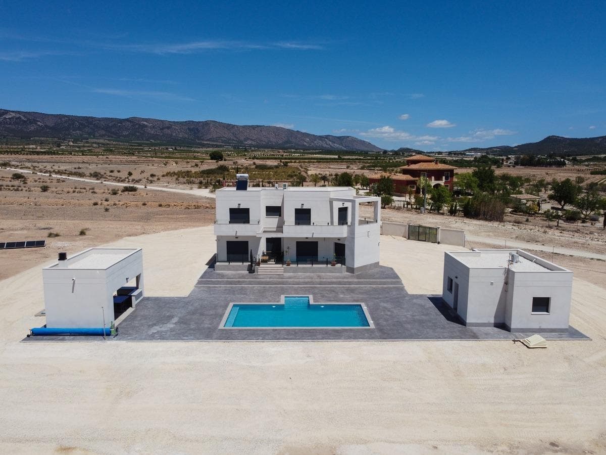 Villa de 4 dormitorios en Pinoso