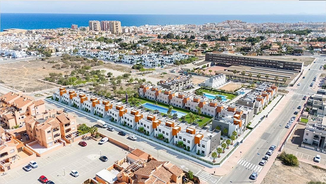 Bungalow med 2 soverom og 2 bad i Torrevieja – bilde 2