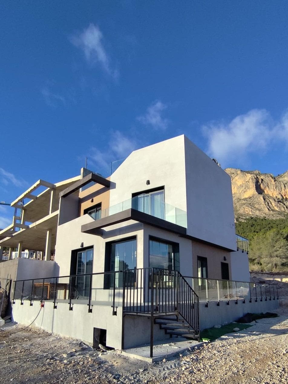 Chalet pareado de 3 dormitorios en Polop