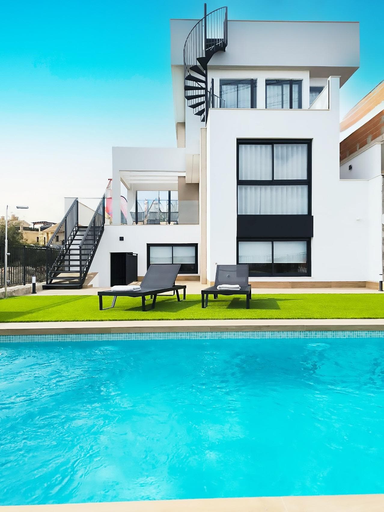 Chalet pareado de 3 dormitorios en Algorfa