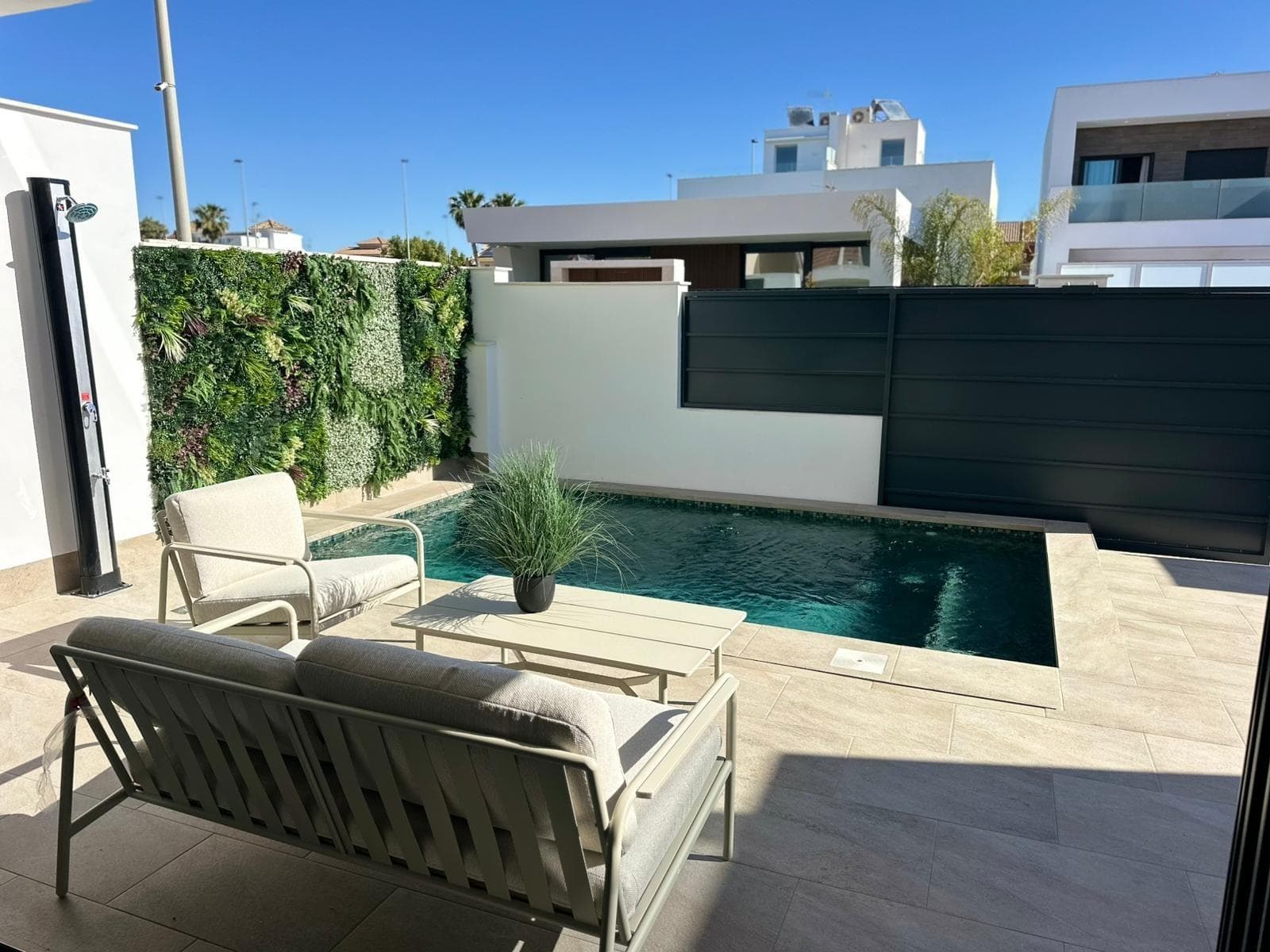 Moderne villa med 3 soverom og 3 bad – bilde 3