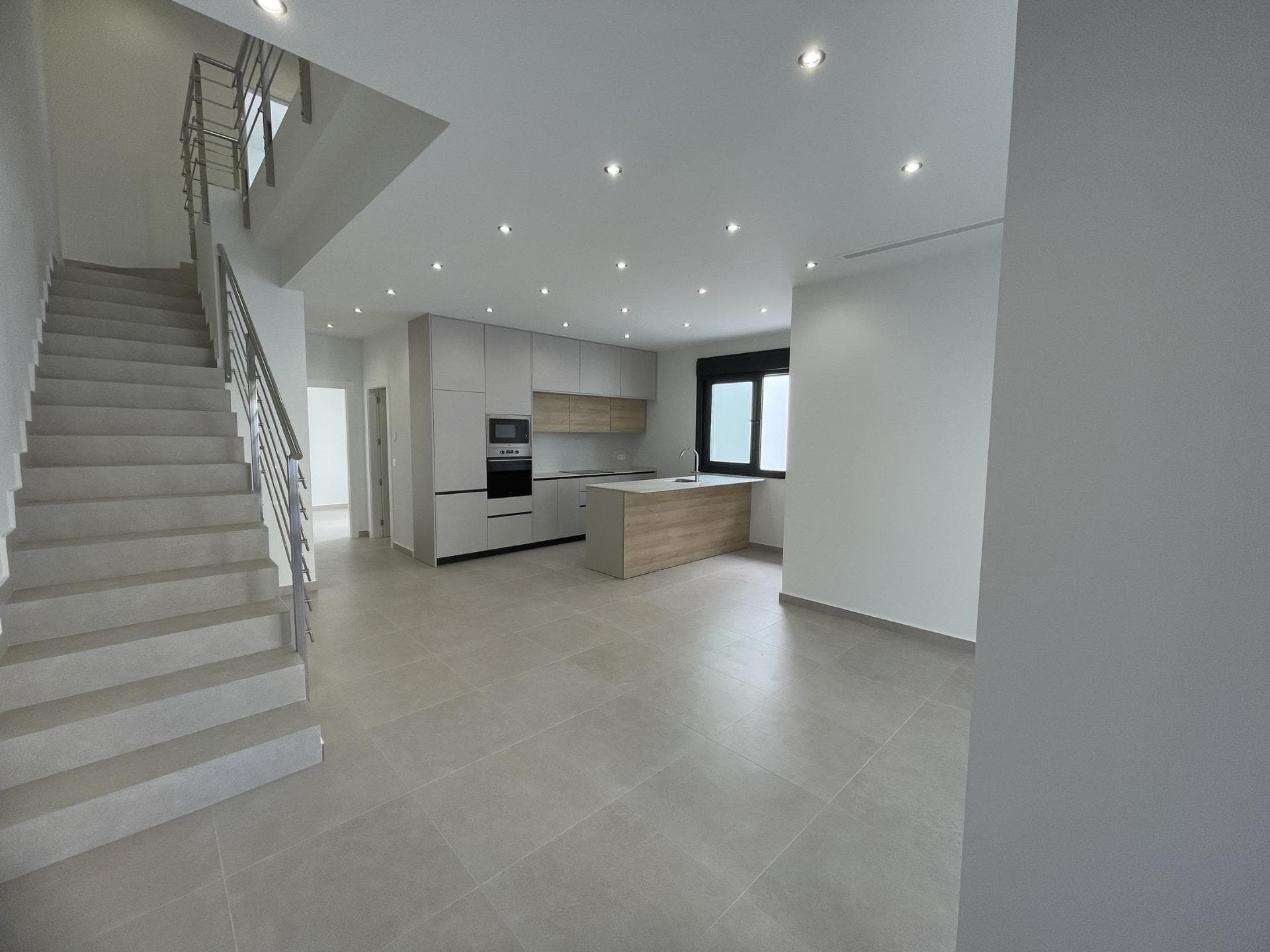 Moderne villa med 3 soverom og 3 bad – bilde 3