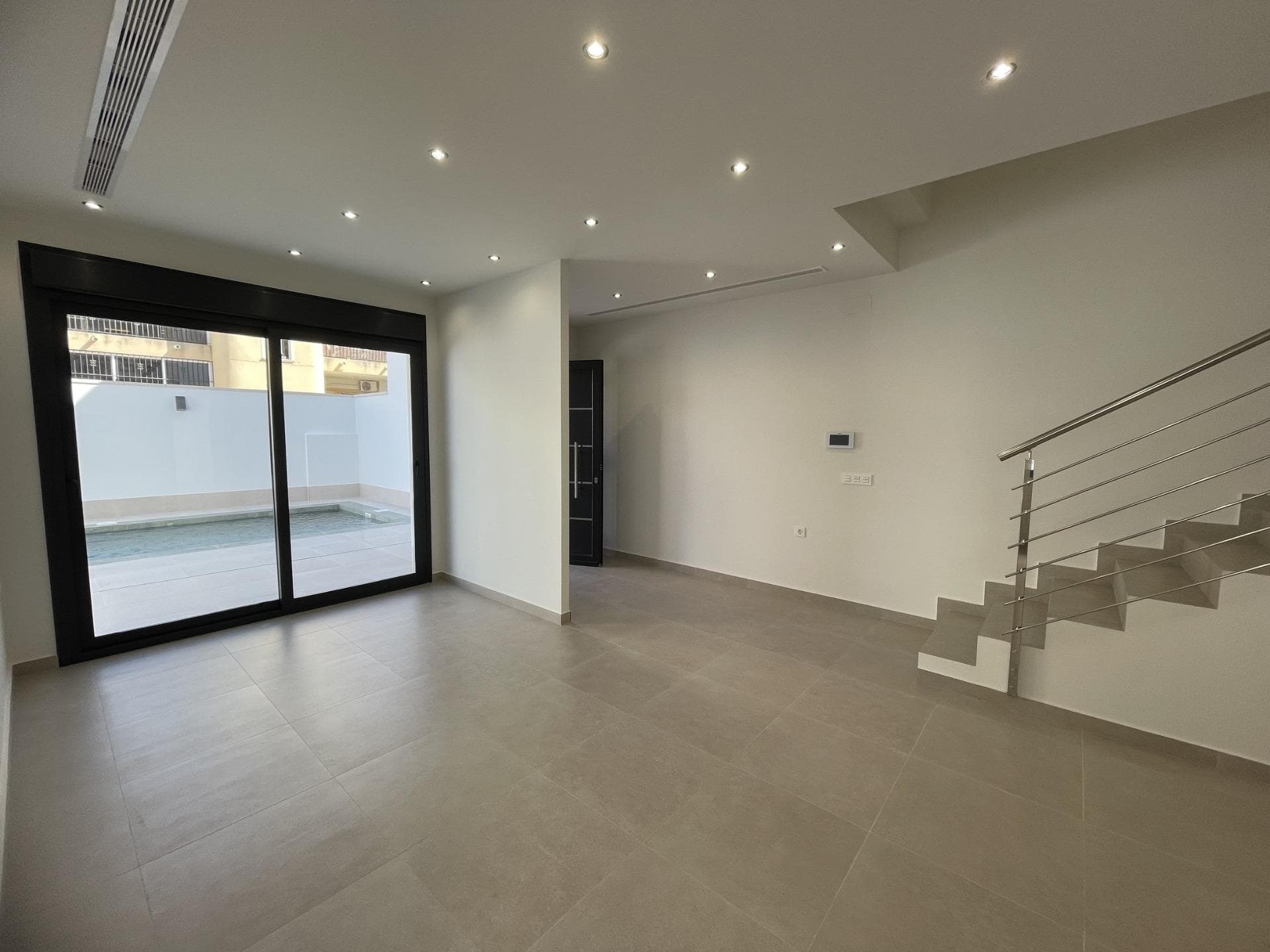 Moderne villa med 3 soverom og 3 bad – bilde 5