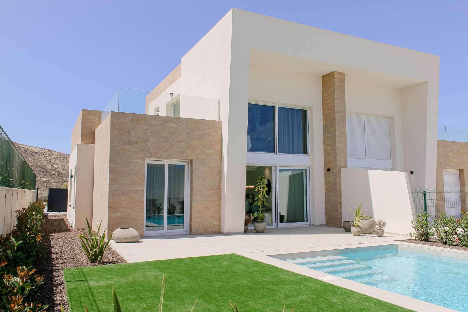 Chalet pareado de 3 dormitorios en Algorfa