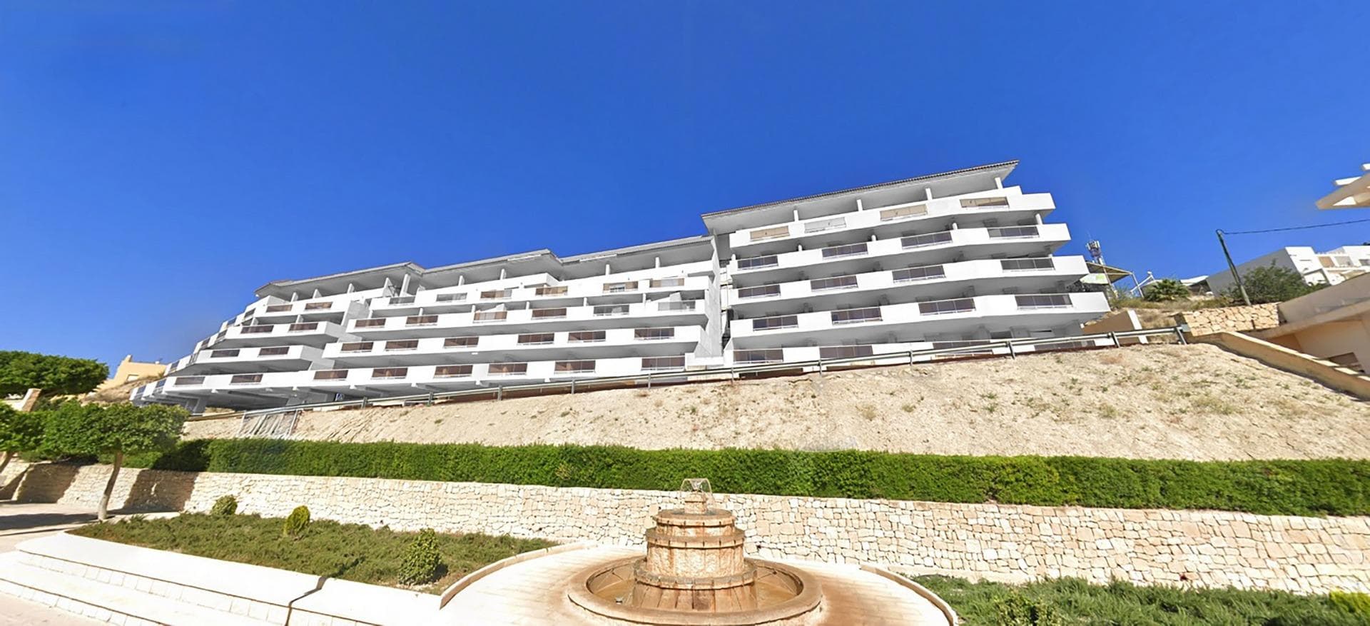 Apartamento de 4 dormitorios en Costa Blanca North - Inland