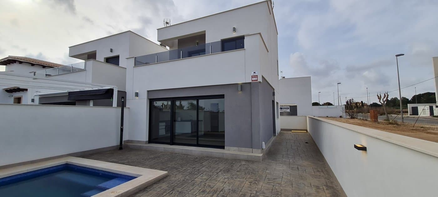 NYBYGGDE VILLAER I ORIHUELA COSTA